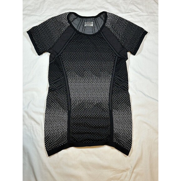 Athleta Tops - Athleta Womens Diamond Fastest Track Tee Black/White Dots Pullover Top Size Med